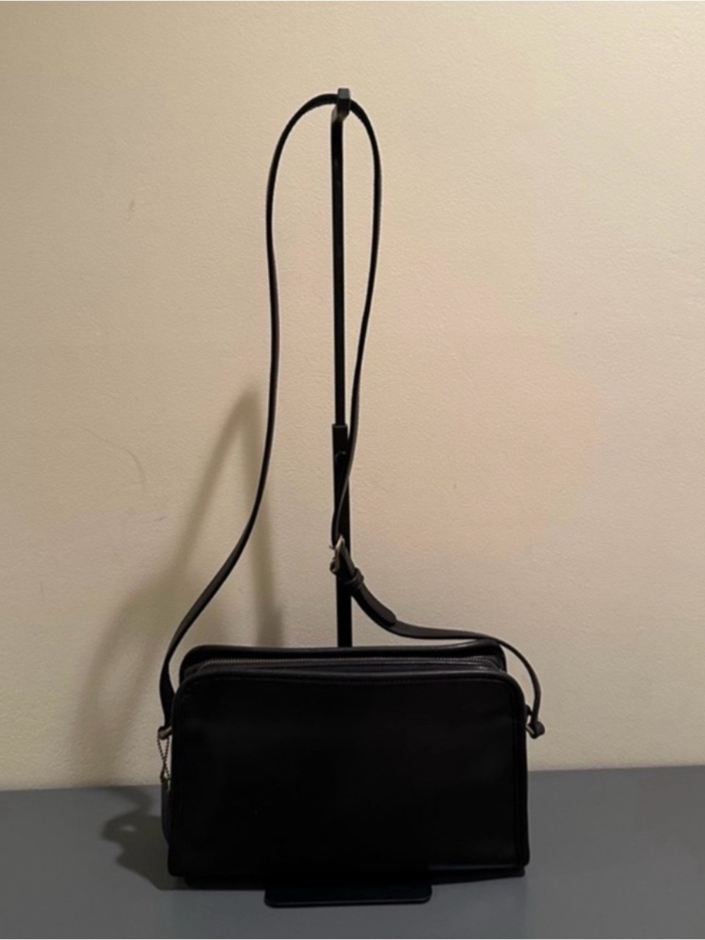 Vintage Coach Sutton Crossbody
Black Leather Bag style 9814